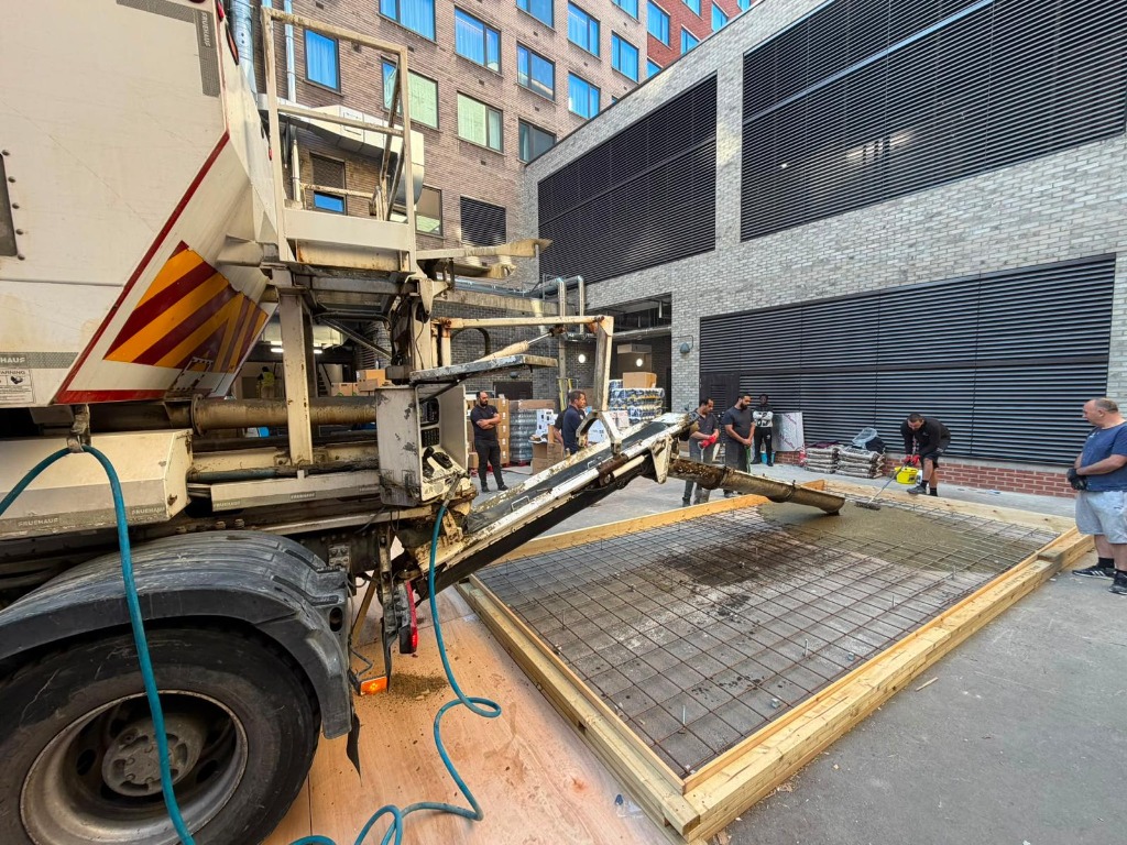 Volumetric Ready Mix Concrete Delivery Ascot SL5