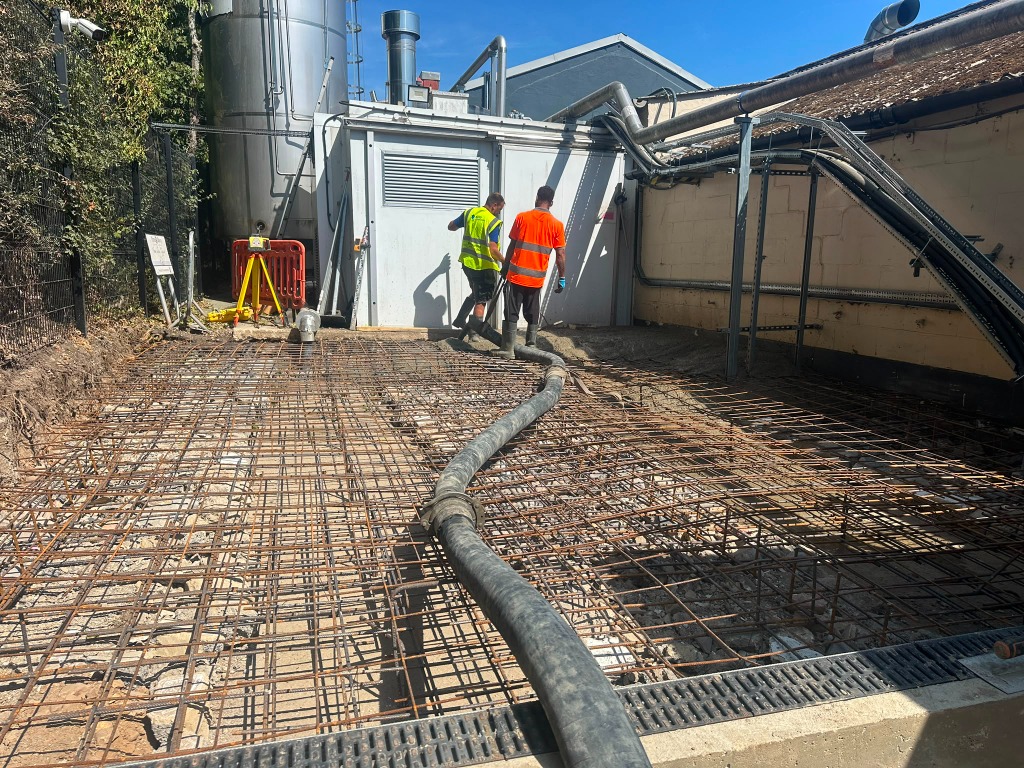 On-Site Volumetric Ready Mix Concrete Foundation Slab Pouring Ascot